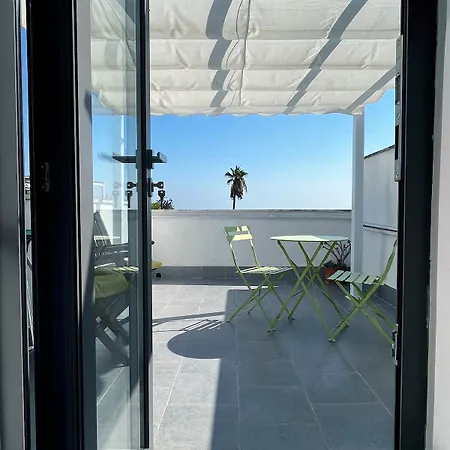 Windows On The Sea Apartment *